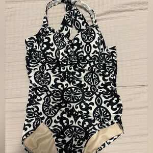 Lands’ End women’s Size‎ 14 One Piece Black/cream Cross Back  Swimsuit